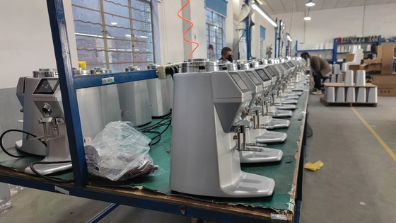 65 * 28 * 39cm Máy xay cà phê không dùng liều 110V-220V Voltage Đen / Trắng